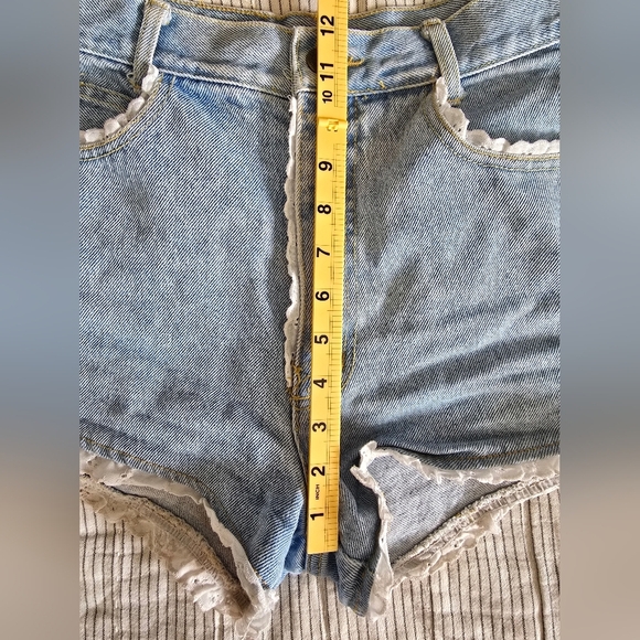Vtg 90s Paris Blues Denim Shorts Lace Eyelet Trim 2" Inseam Size 26 - Picture 10 of 10